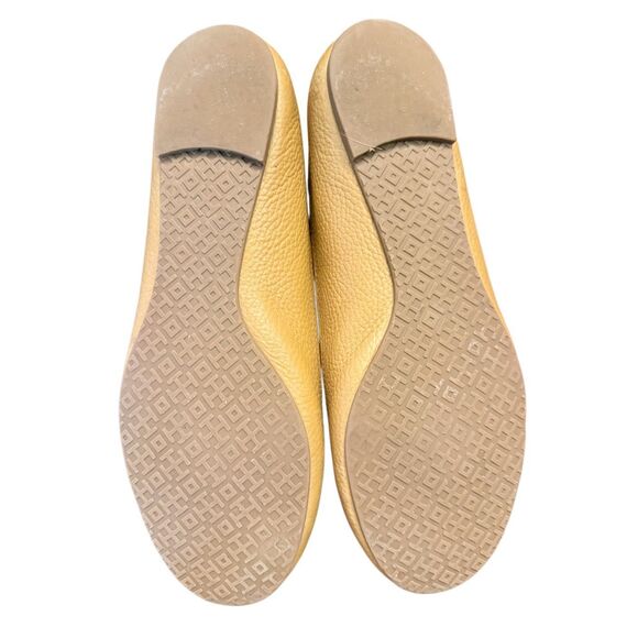 Tory Burch Classic Flats Size 9.5 Tan Gold Medallion Comfortable - Picture 13 of 14